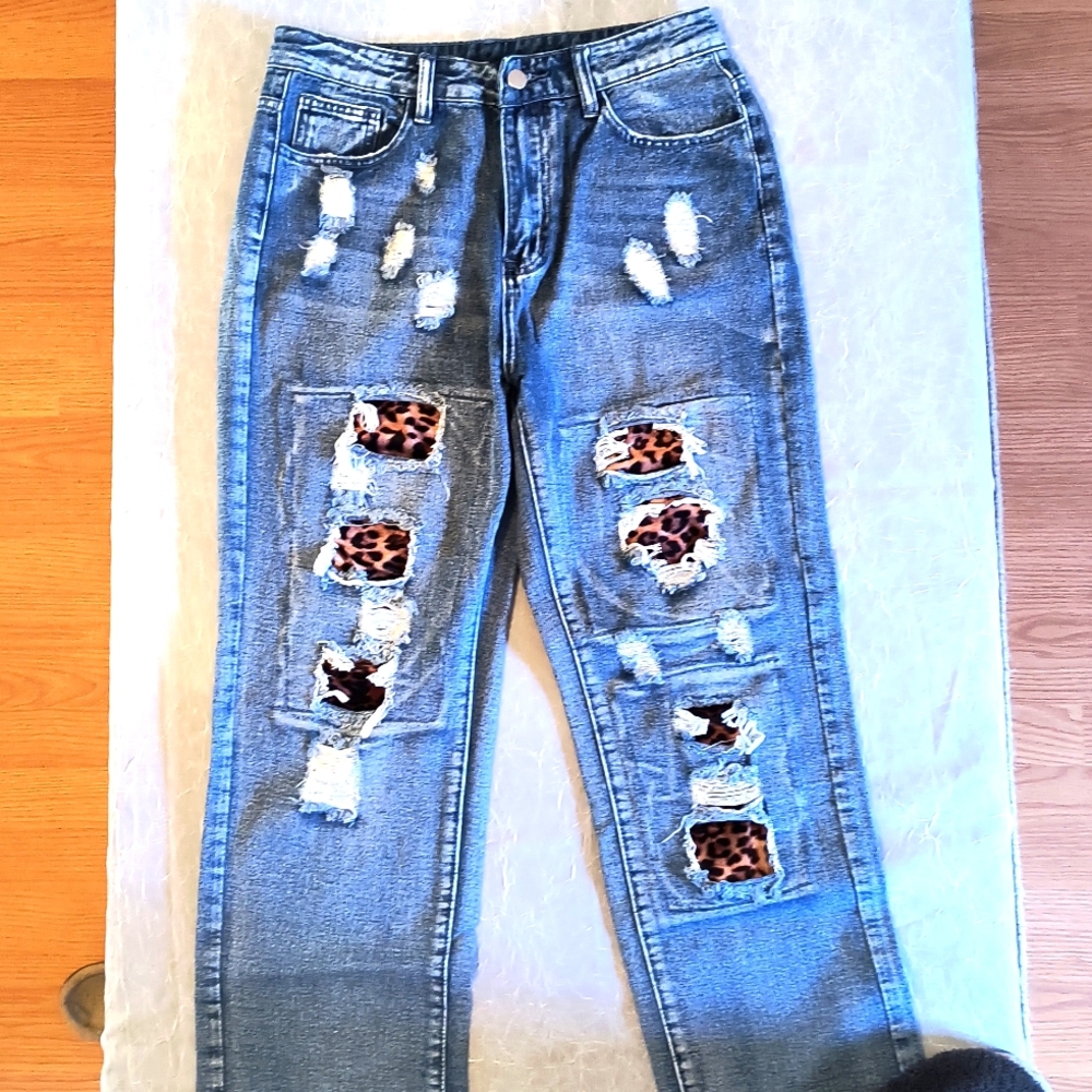 New in package, Leopard Print Destroyed Patch Jeans
